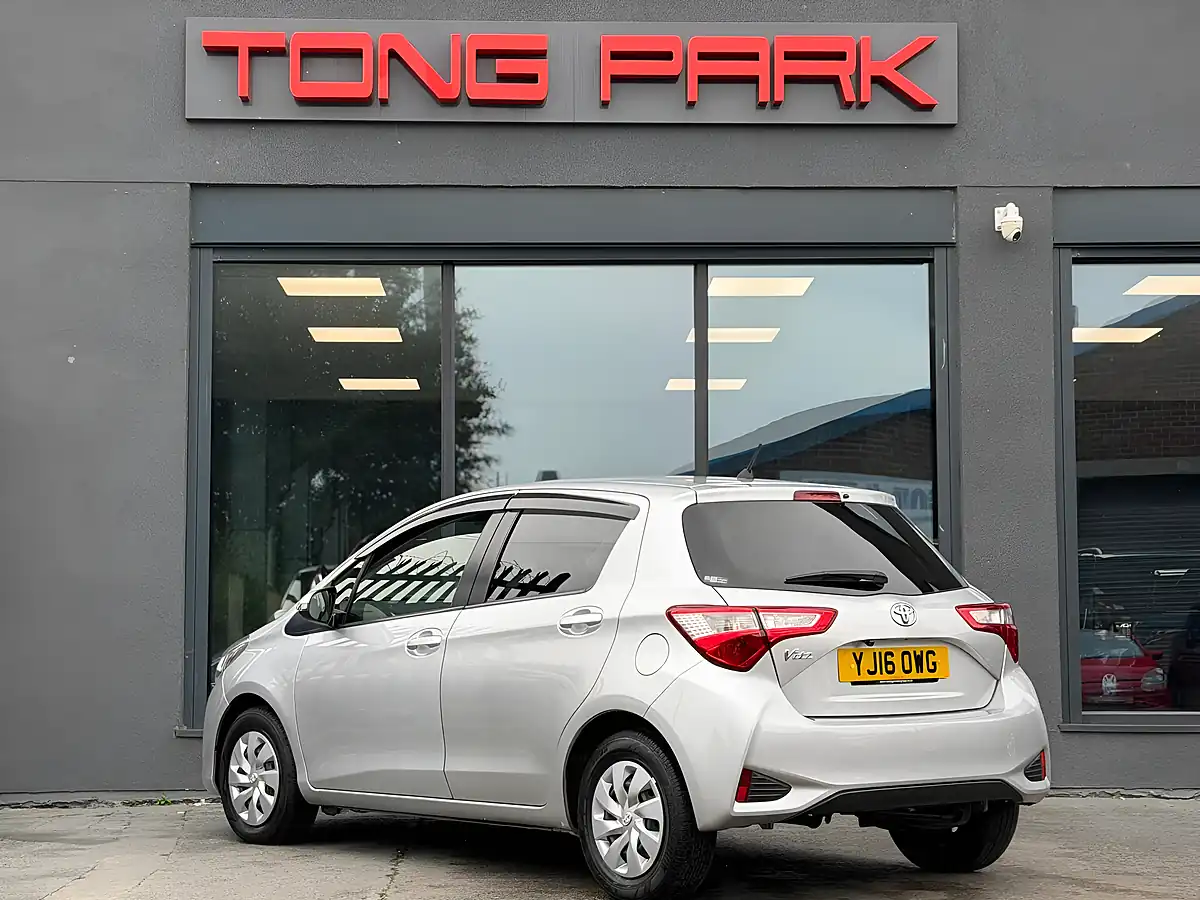 Used 2016 Toyota Yaris Icon Multidrive S Silver - Interior and Exterior details 5