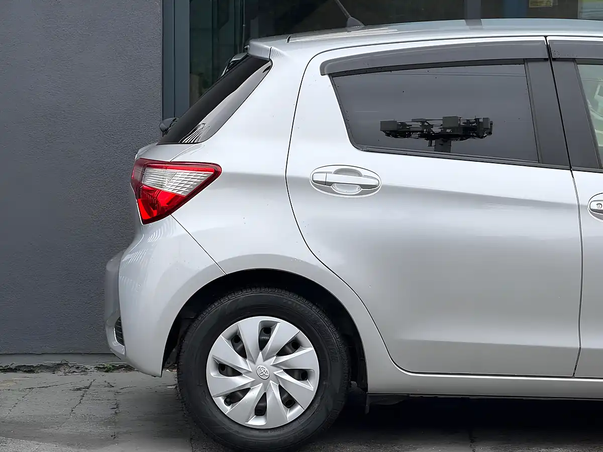 Used 2016 Toyota Yaris Icon Multidrive S Silver - Interior and Exterior details 8
