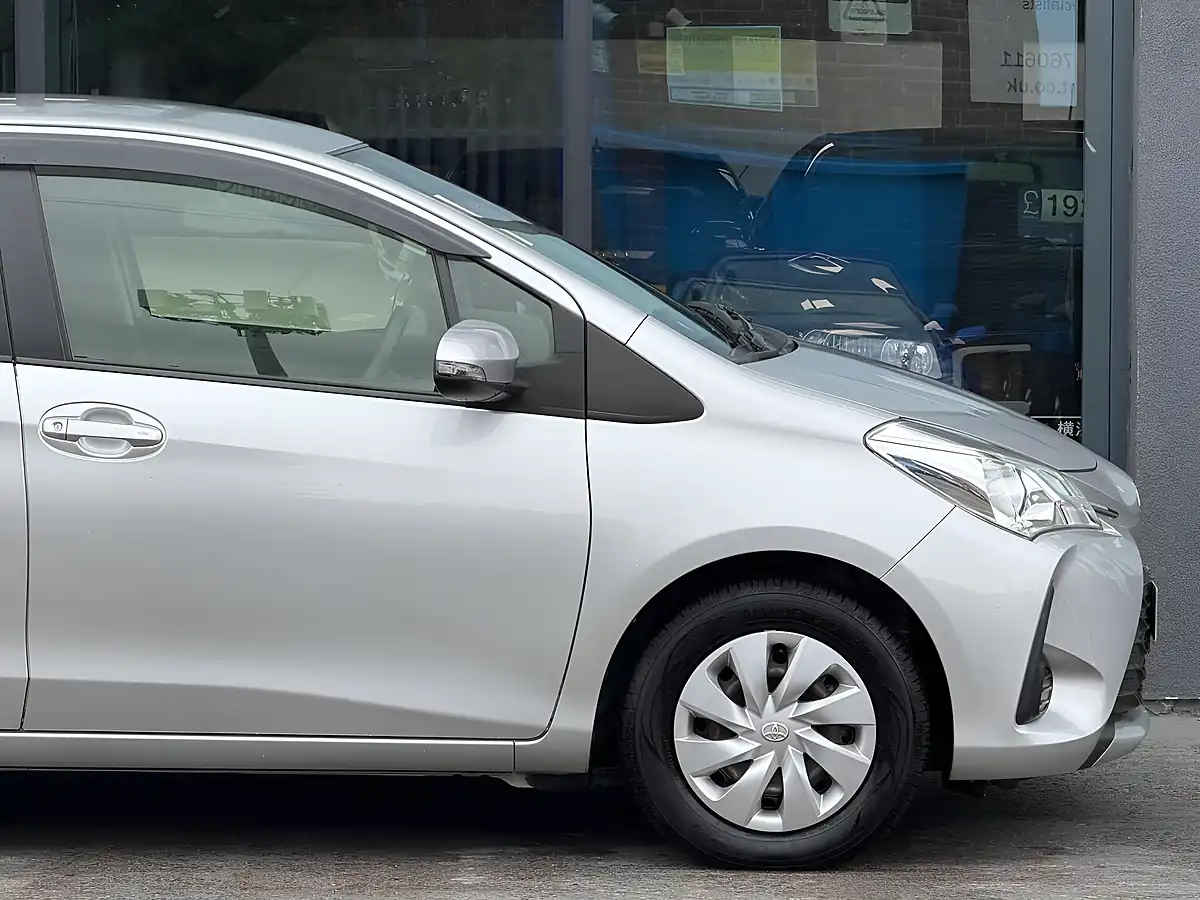Used 2016 Toyota Yaris Icon Multidrive S Silver - Interior and Exterior details 9