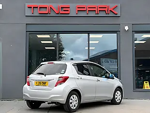 Used 2016 Toyota Yaris Icon Multidrive S Silver - Interior and Exterior details 10