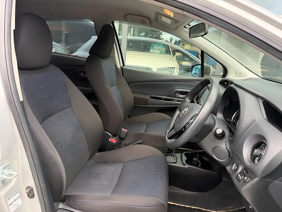 Used 2016 Toyota Yaris Icon Multidrive S Silver - Interior and Exterior details 14