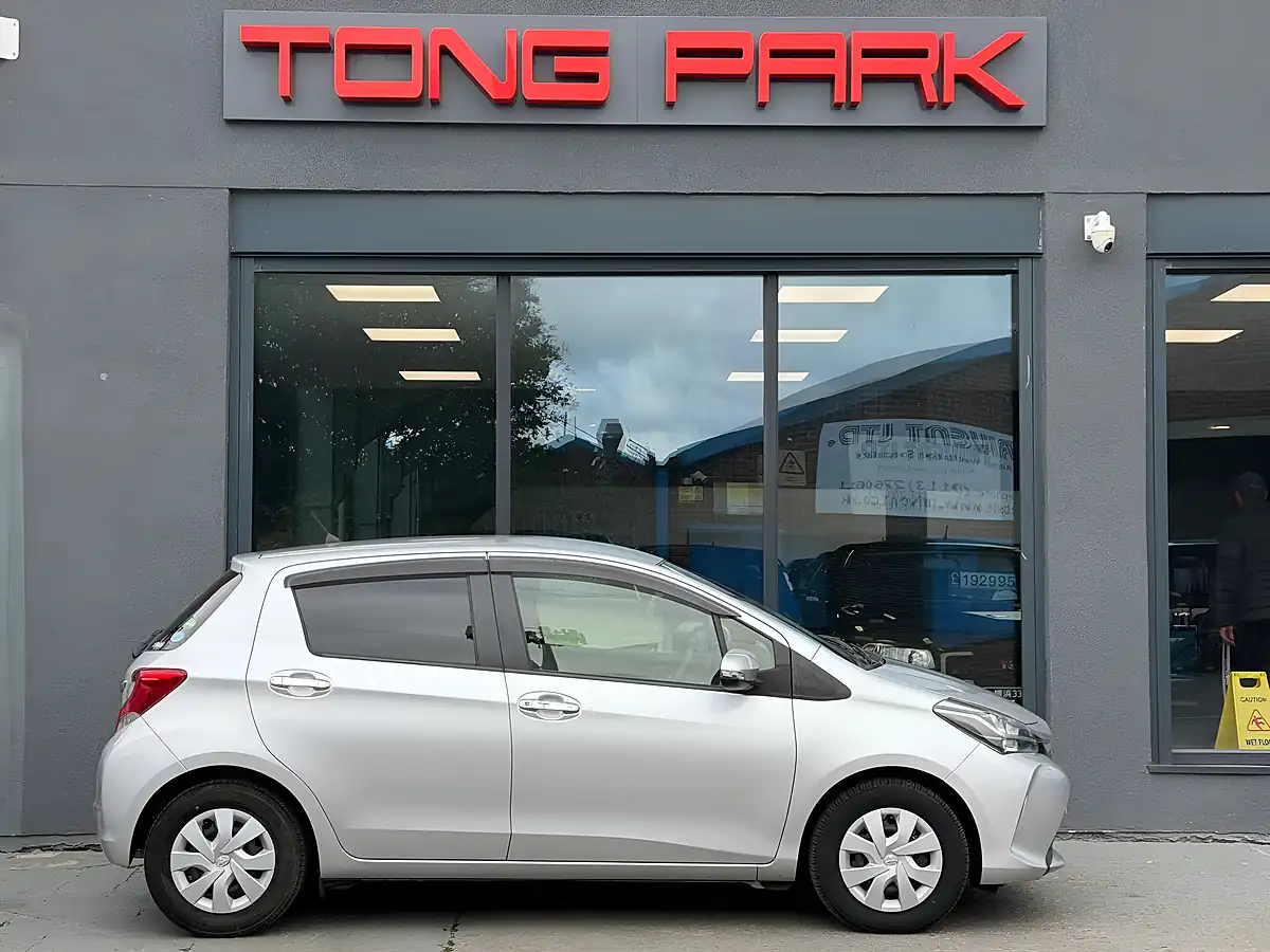 Used 2016 Toyota Yaris Icon Multidrive S Silver - Interior and Exterior details 7