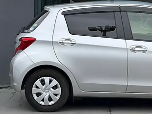 Used 2016 Toyota Yaris Icon Multidrive S Silver - Interior and Exterior details 8