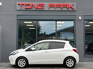 Used 2016 Toyota Yaris Icon Multidrive S White - Interior and Exterior details 10