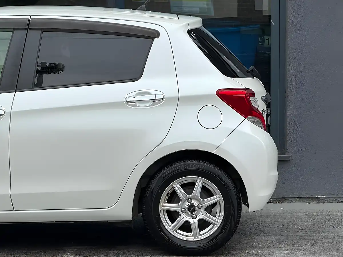 Used 2016 Toyota Yaris Icon Multidrive S White - Interior and Exterior details 11