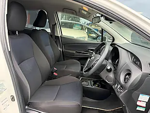 Used 2016 Toyota Yaris Icon Multidrive S White - Interior and Exterior details 13