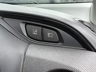 Used 2016 Toyota Yaris Icon Multidrive S White - Interior and Exterior details 16