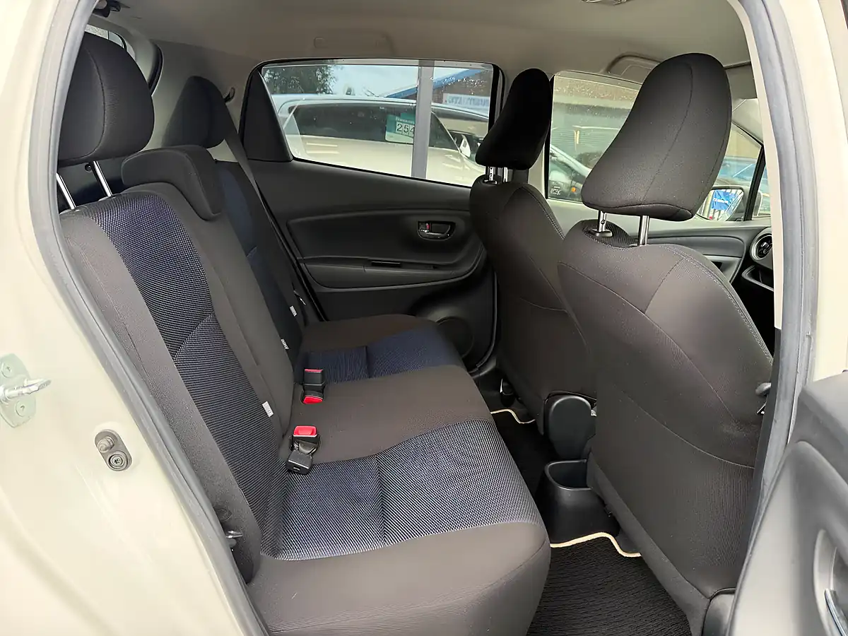 Used 2016 Toyota Yaris Icon Multidrive S White - Interior and Exterior details 17