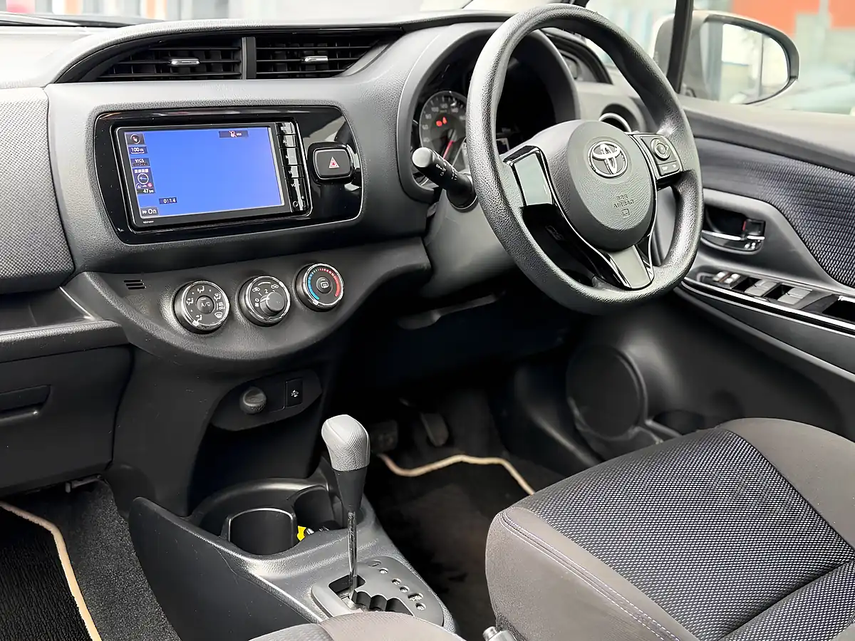 Used 2016 Toyota Yaris Icon Multidrive S White - Interior and Exterior details 3