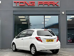 Used 2016 Toyota Yaris Icon Multidrive S White - Interior and Exterior details 5