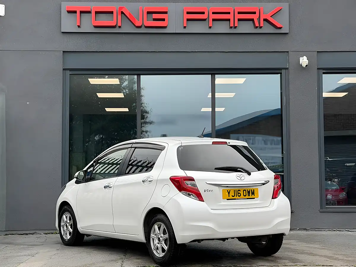 Used 2016 Toyota Yaris Icon Multidrive S White - Interior and Exterior details 5