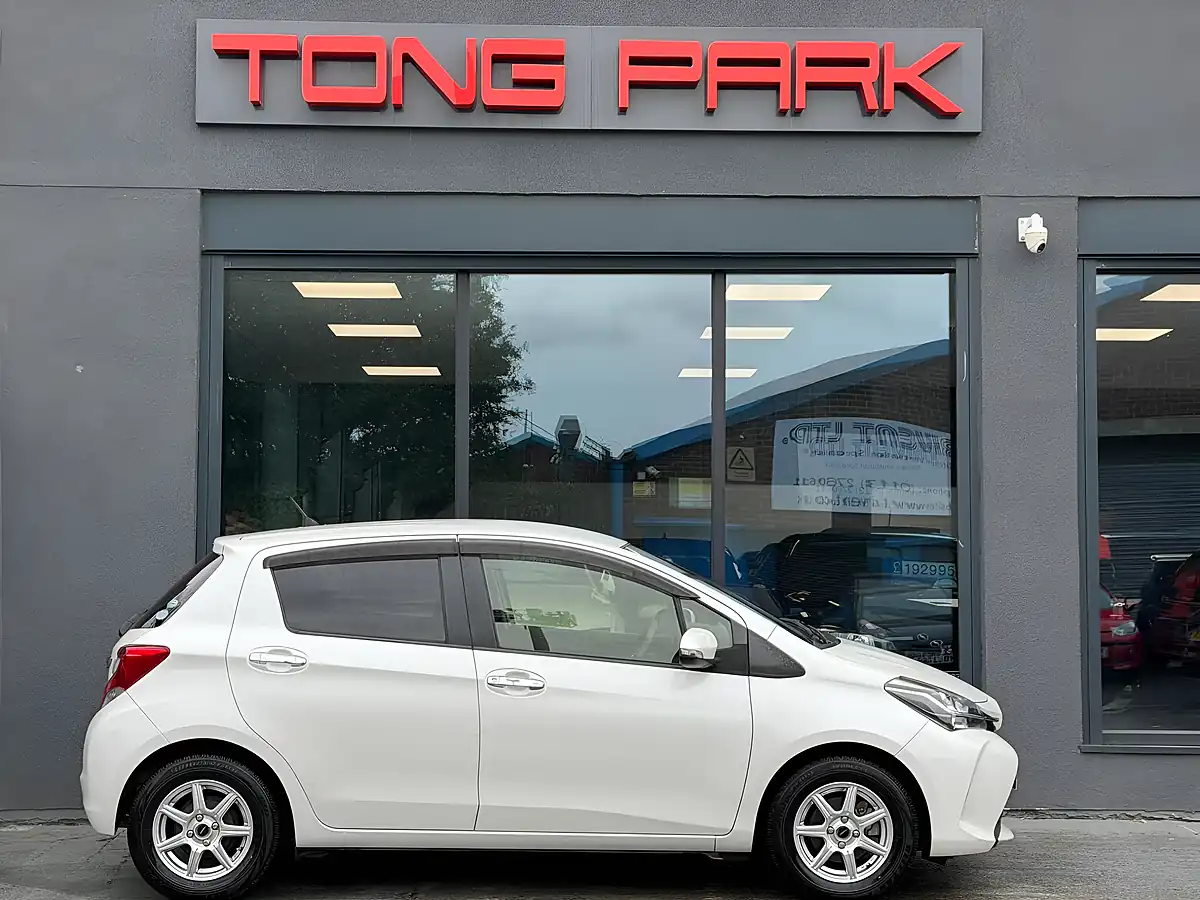 Used 2016 Toyota Yaris Icon Multidrive S White - Interior and Exterior details 7