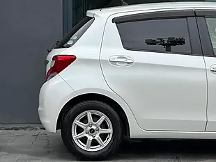 Used 2016 Toyota Yaris Icon Multidrive S White - Interior and Exterior details 8