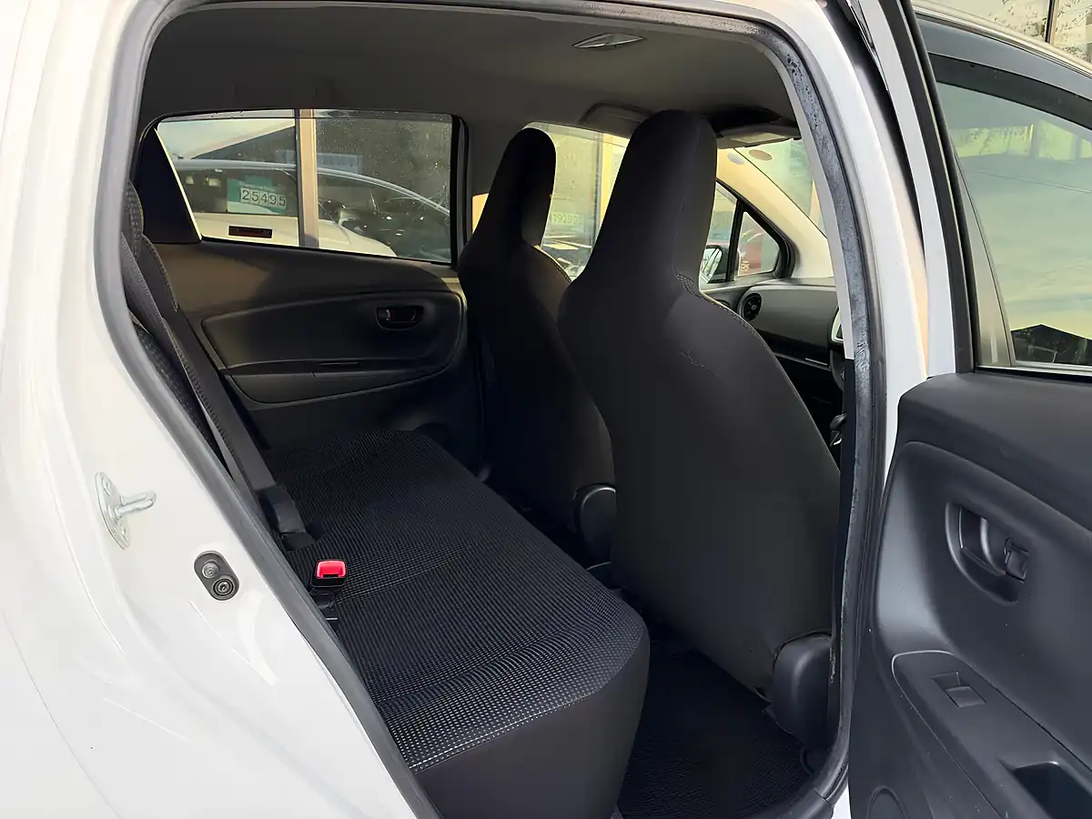 Used 2016 Toyota Yaris Icon Multidrive S White - Interior and Exterior details 17