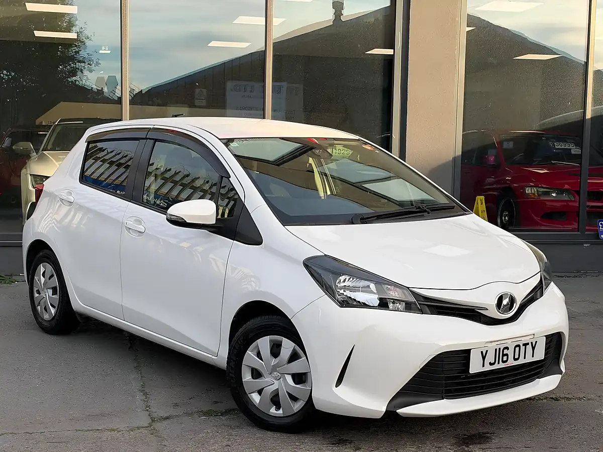Used 2016 Toyota Yaris Icon Multidrive S White - Interior and Exterior details 2