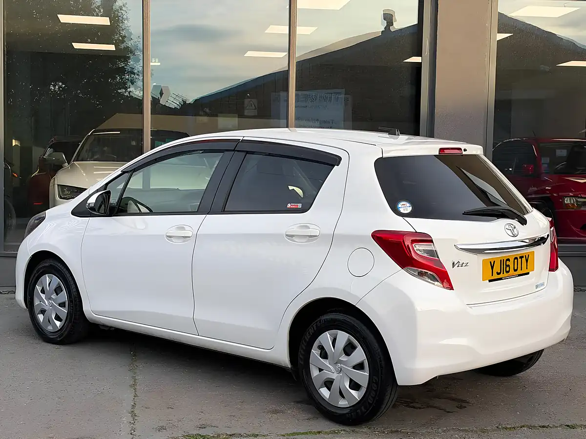 Used 2016 Toyota Yaris Icon Multidrive S White - Interior and Exterior details 6