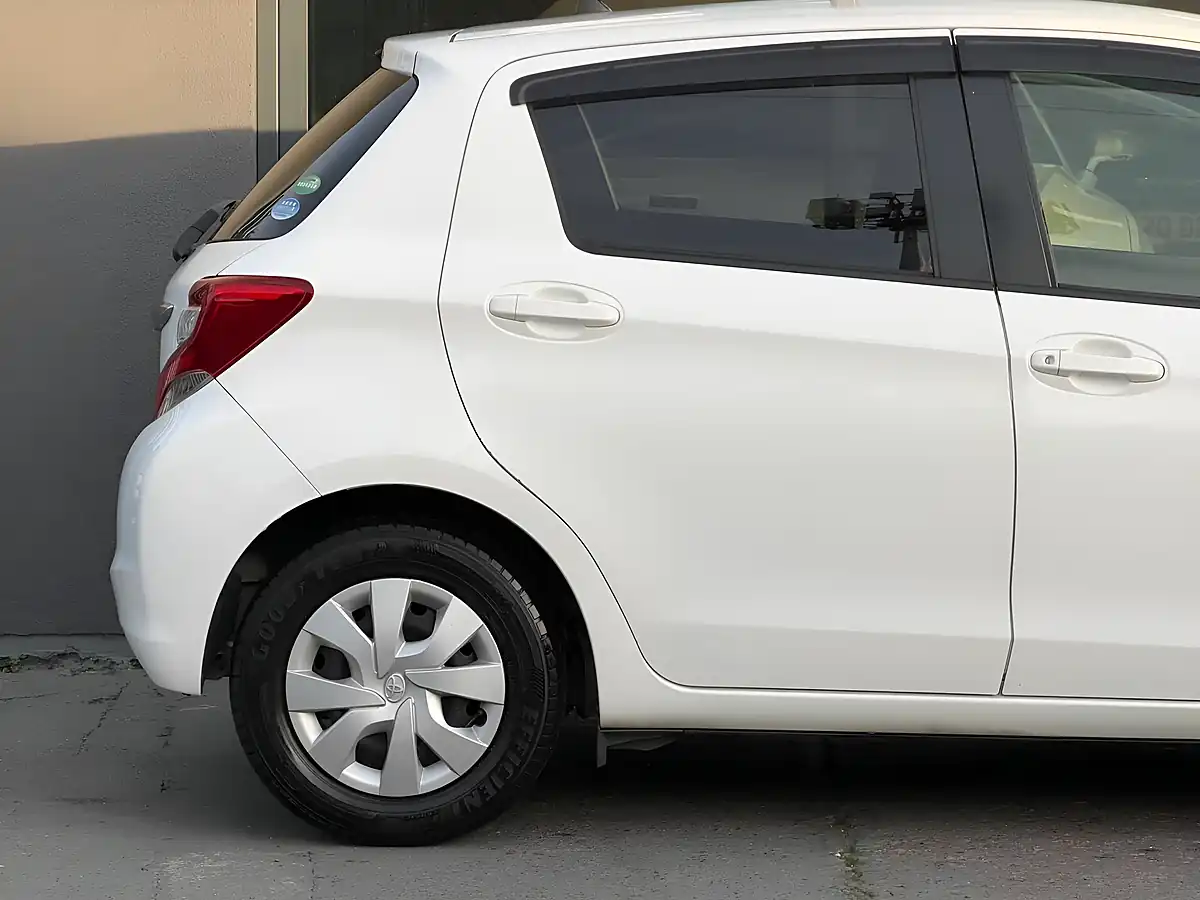 Used 2016 Toyota Yaris Icon Multidrive S White - Interior and Exterior details 8