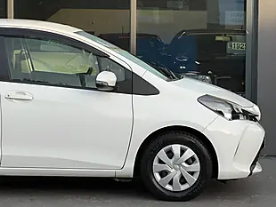 Used 2016 Toyota Yaris Icon Multidrive S White - Interior and Exterior details 9