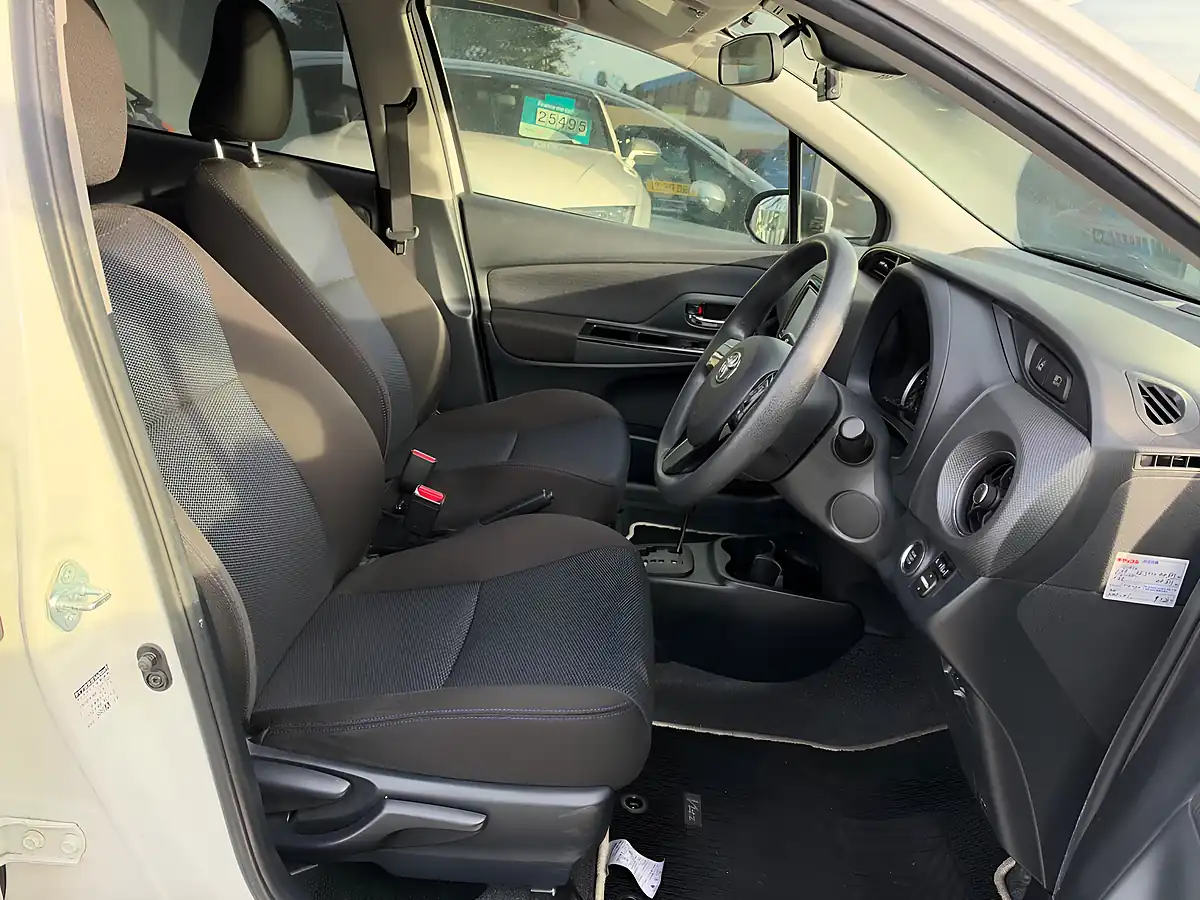 Used 2016 Toyota Yaris Icon Multidrive S White - Interior and Exterior details 12