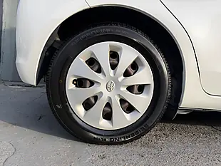Used 2016 Toyota Yaris Icon Multidrive S White - Interior and Exterior details 18