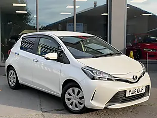 Used 2016 Toyota Yaris Icon Multidrive S White - Interior and Exterior details 2