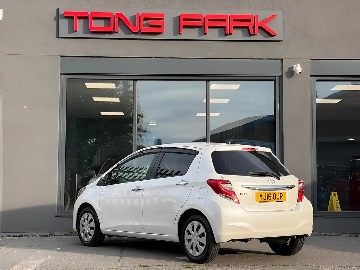 Used 2016 Toyota Yaris Icon Multidrive S White - Interior and Exterior details 7