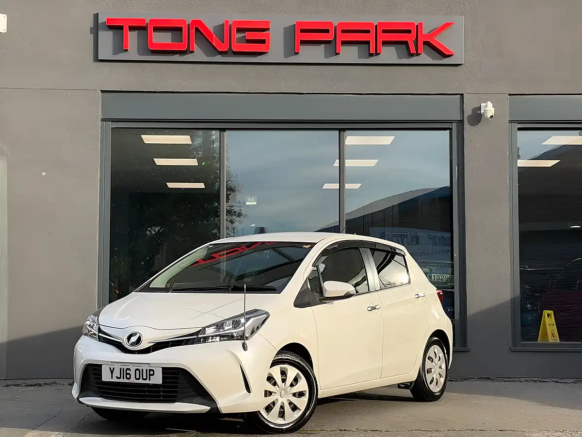 Used 2016 Toyota Yaris Icon Multidrive S White - Interior and Exterior details 8