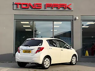 Used 2016 Toyota Yaris Icon Multidrive S White - Interior and Exterior details 9