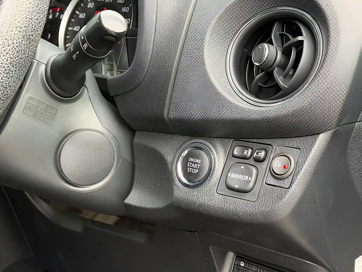 Used 2016 Toyota Yaris Icon Purple - Interior and Exterior details 13