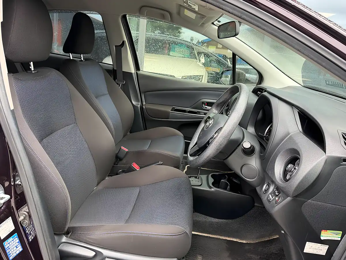 Used 2016 Toyota Yaris Icon Purple - Interior and Exterior details 14