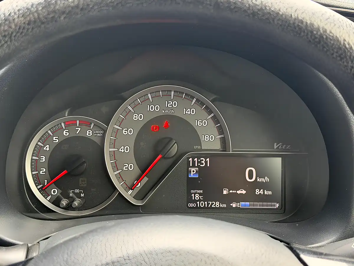 Used 2016 Toyota Yaris Icon Purple - Interior and Exterior details 15