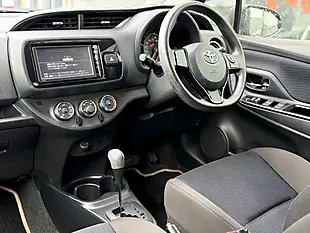 Used 2016 Toyota Yaris Icon Purple - Interior and Exterior details 3