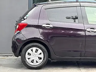 Used 2016 Toyota Yaris Icon Purple - Interior and Exterior details 8