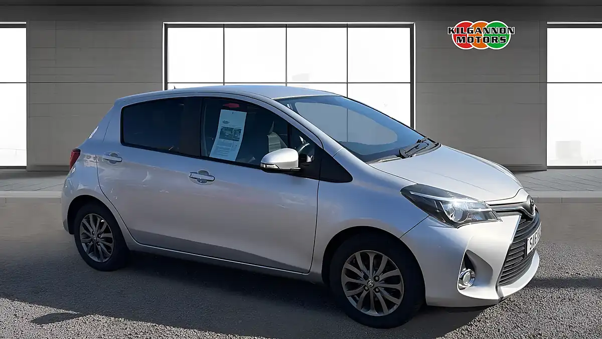 Used 2016 Toyota Yaris Icon Silver - Front View
