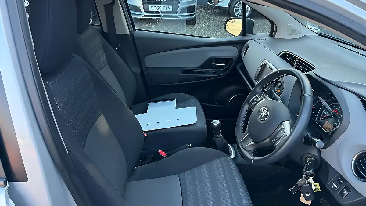 Used 2016 Toyota Yaris Icon Silver - Interior and Exterior details 12