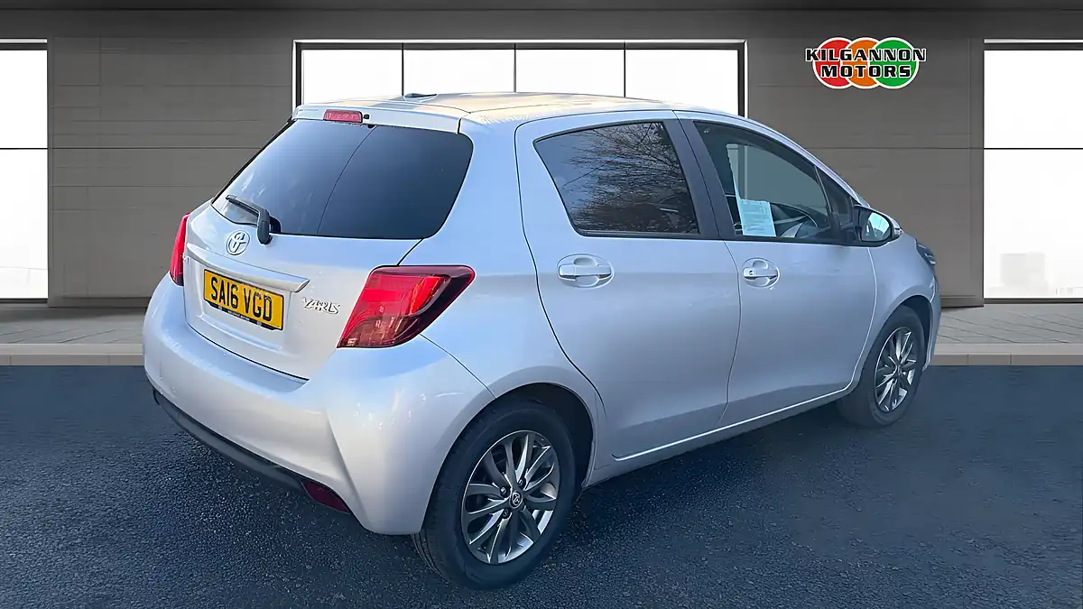 Used 2016 Toyota Yaris Icon Silver - Interior and Exterior details 17