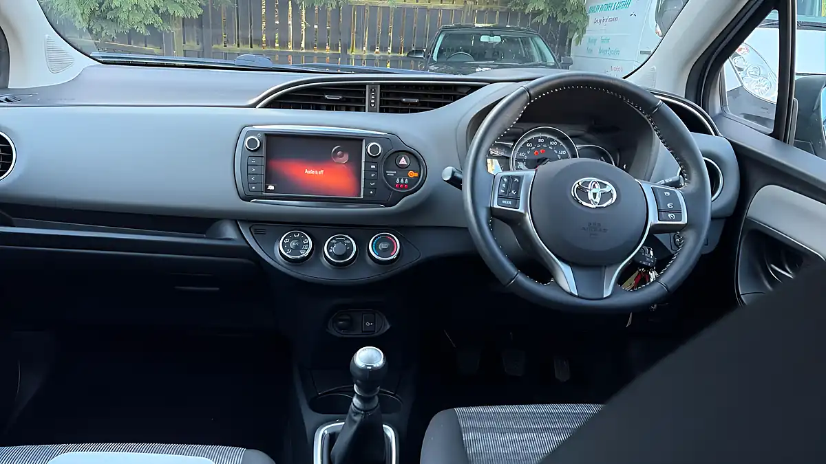 Used 2016 Toyota Yaris Icon Silver - Interior and Exterior details 7