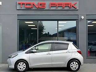 Used 2016 Toyota Yaris Icon Silver - Interior and Exterior details 10