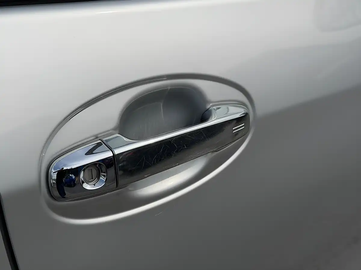 Used 2016 Toyota Yaris Icon Silver - Interior and Exterior details 11