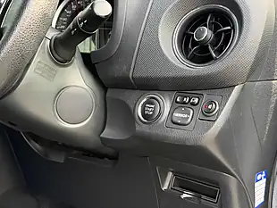 Used 2016 Toyota Yaris Icon Silver - Interior and Exterior details 12