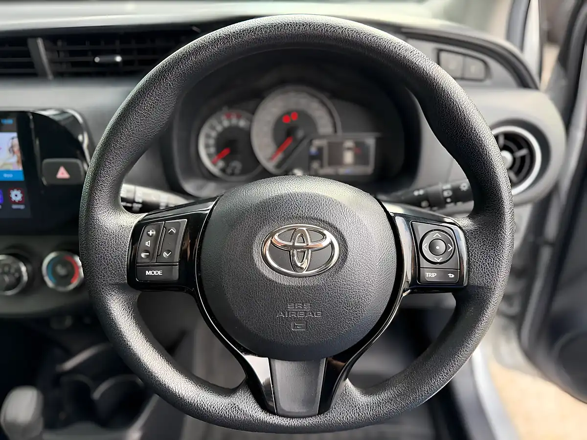 Used 2016 Toyota Yaris Icon Silver - Interior and Exterior details 16