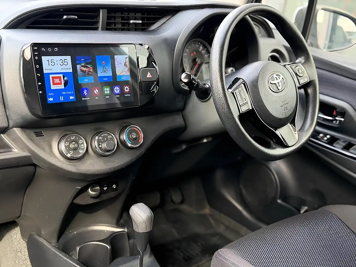 Used 2016 Toyota Yaris Icon Silver - Interior and Exterior details 3