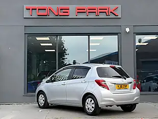 Used 2016 Toyota Yaris Icon Silver - Interior and Exterior details 5