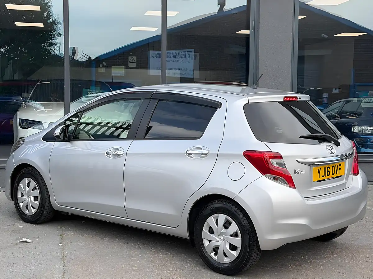 Used 2016 Toyota Yaris Icon Silver - Interior and Exterior details 6