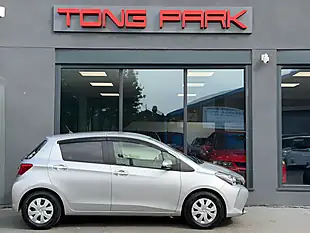 Used 2016 Toyota Yaris Icon Silver - Interior and Exterior details 7