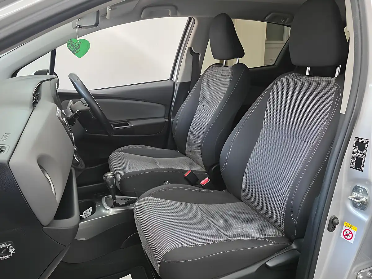 Used 2016 Toyota Yaris Icon Silver - Interior and Exterior details 12