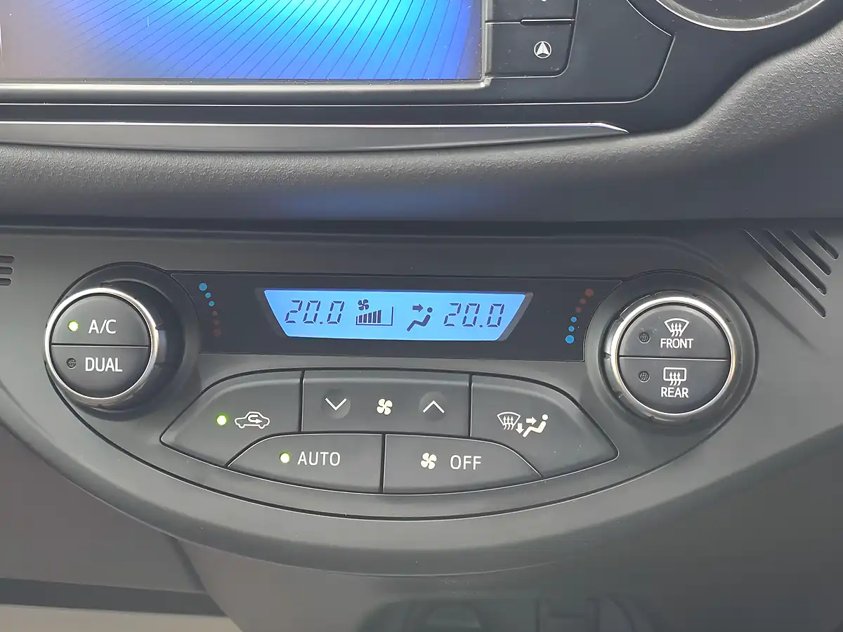 Used 2016 Toyota Yaris Icon Silver - Interior and Exterior details 15