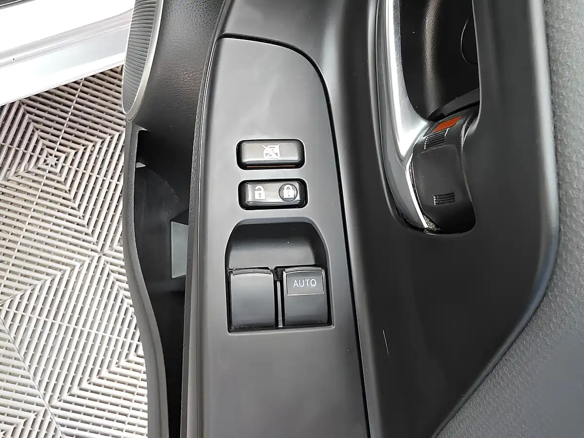 Used 2016 Toyota Yaris Icon Silver - Interior and Exterior details 16