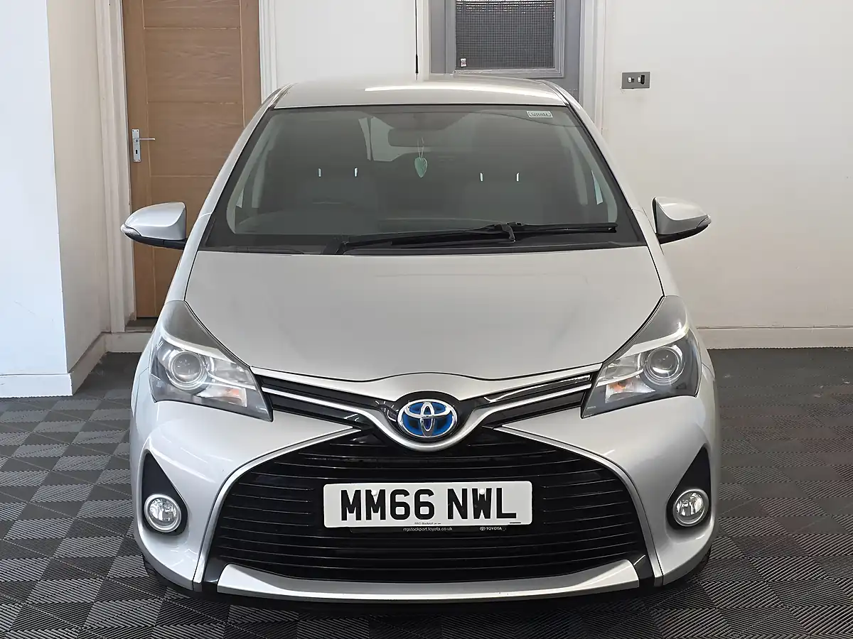 Used 2016 Toyota Yaris Icon Silver - Interior and Exterior details 2