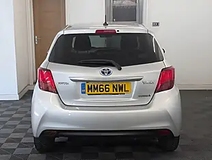 Used 2016 Toyota Yaris Icon Silver - Interior and Exterior details 5